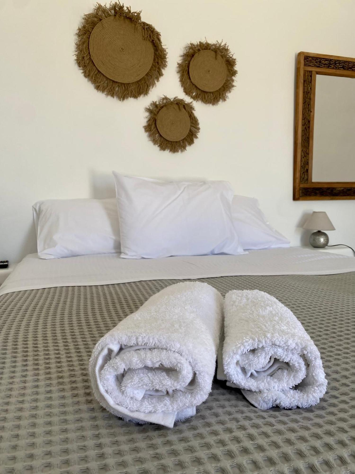 My Oasis Studios Mykonos Klouvas Esterno foto